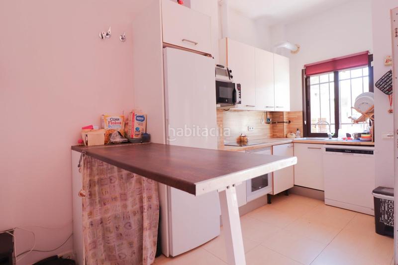 Foto bd4e1f0f-bcac-4488-8ca2-84e943b77abc. Casa adossada amb aparcament piscina a El Toyo Almería