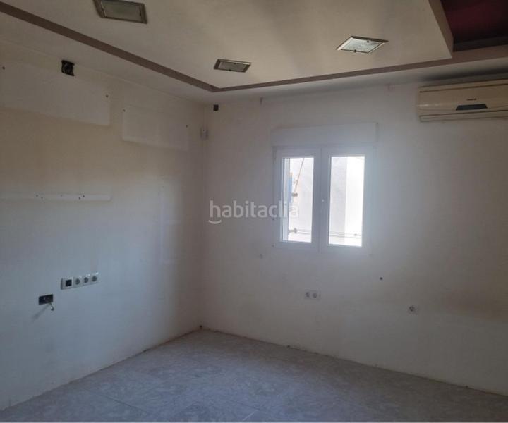Foto bd2ab9de-67d4-4455-9a73-d848d71b519d. Piso se vende piso de 1 habitacion en zona altamira de entidad financiera en Almería