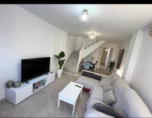 Miete Zweistöckige Wohnung in Ciudad Jardín - Tagarete - El Zapillo. Duplex para temporada escolar en zona del zapillo
