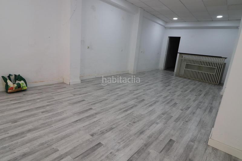 Foto 1b36f30e-e058-4556-a36d-d136334ef2d4. Alquiler local comercial  en alquiler en calzada de castro en Almería