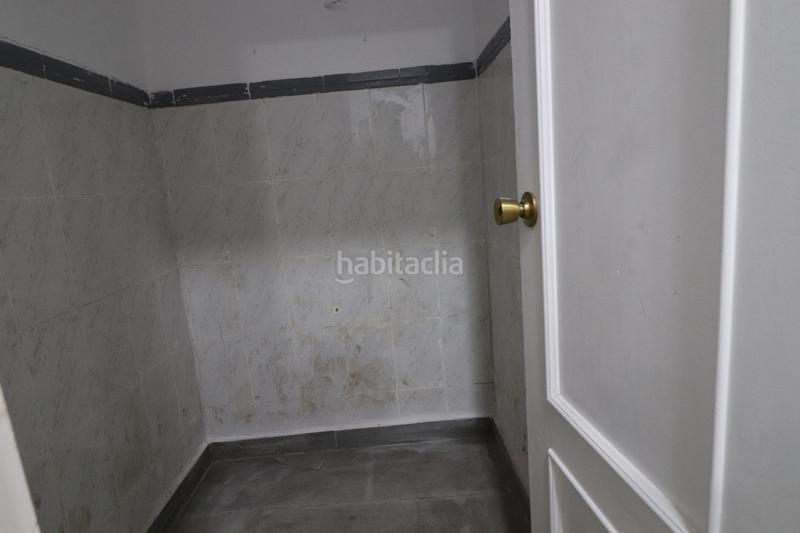 Foto 4240e612-4307-4ee4-9c6b-13f87b1ca4b6. Alquiler local comercial  en alquiler en calzada de castro en Almería