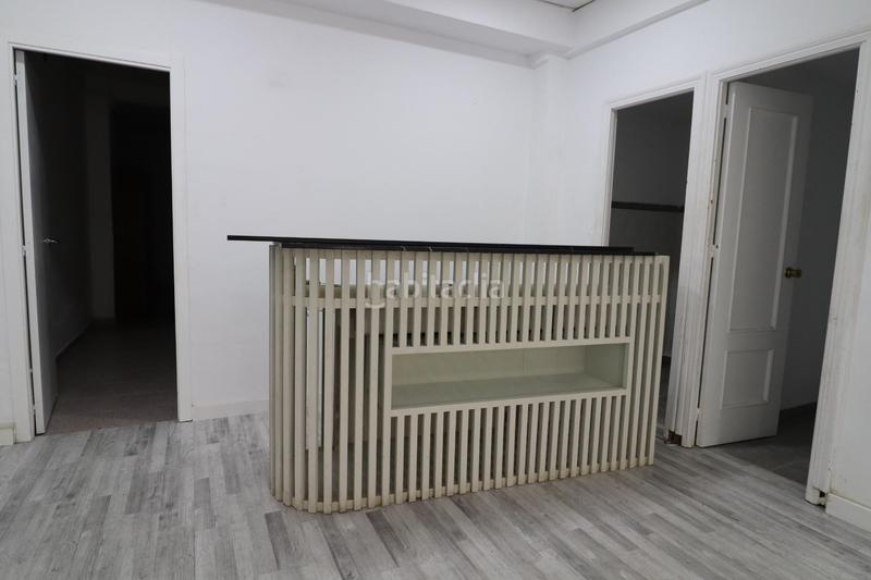 Foto e7d35a35-ad9c-444b-a34d-48e65701cfc3. Alquiler local comercial  en alquiler en calzada de castro en Almería