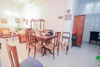 Maison en Plaza de Toros - Santa Rita. Amplia vivienda con local comercial en zona alcalde muoz