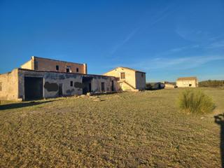 Mas à Tabernas. Se vende parcela en tabernas con cortijo para reformar