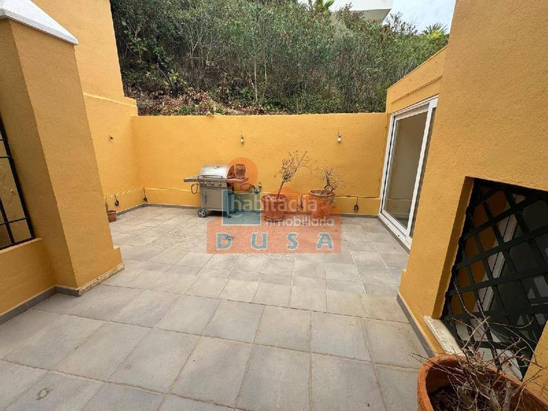 Foto 74705e03-b964-4acd-a4de-a734a10a096d. Lloguer casa amb aparcament piscina a Los Naranjos Marbella