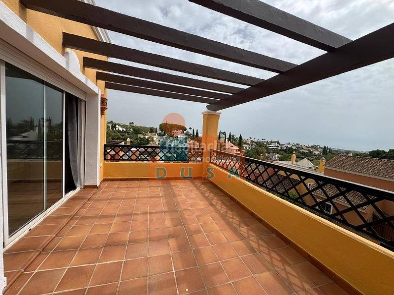 Foto 8cdb3f8b-9f7b-4cab-8ba7-0ed7d6b85c51. Miete haus mit parking pool in Los Naranjos Marbella