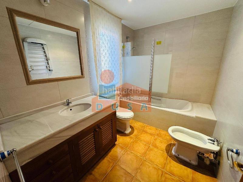 Foto 7a766895-cced-4416-a509-d91670226f60. Lloguer casa amb aparcament piscina a Los Naranjos Marbella