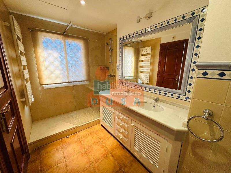 Foto 6b54663c-8543-4733-b847-c5ca51e9e66a. Rent house with parking pool in Los Naranjos Marbella