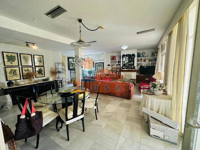 Foto 0a18ddc3-5591-4ae8-a576-fd928bc27731. Chalet villa independiente con muchas opciones en Marbella