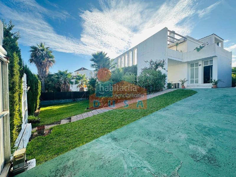 Foto 0cc95869-39b0-4344-b91c-e408fce703ac. Chalet villa independiente con muchas opciones en Marbella