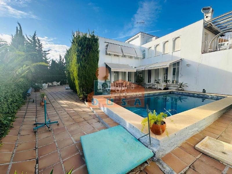 Foto 6cd06468-a93b-4565-b5c6-cf592b6f326f. Chalet villa independiente con muchas opciones en Marbella