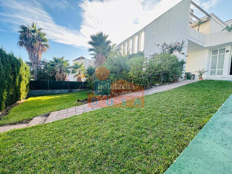 Foto 80231f7b-bae1-44c1-862b-d5d699ef137a. Chalet villa independiente con muchas opciones en Marbella