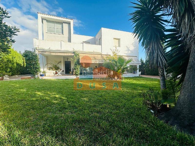 Foto bcd1372a-a33f-4242-8aa1-594c8ecd2d5d. Chalet villa independiente con muchas opciones en Marbella
