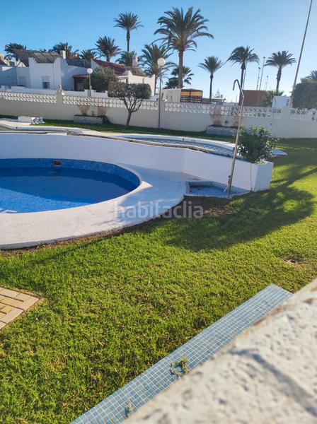 Foto f21d9542-3e59-4fea-9aa1-887b523ee56e. Casa a schiera con parcheggio piscina in Almerimar Ejido (El)