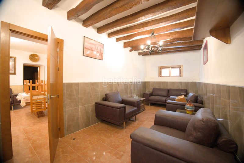 Foto 660785b9-7587-412b-95c1-63ca4edb627f. Casa adossada a Ugíjar