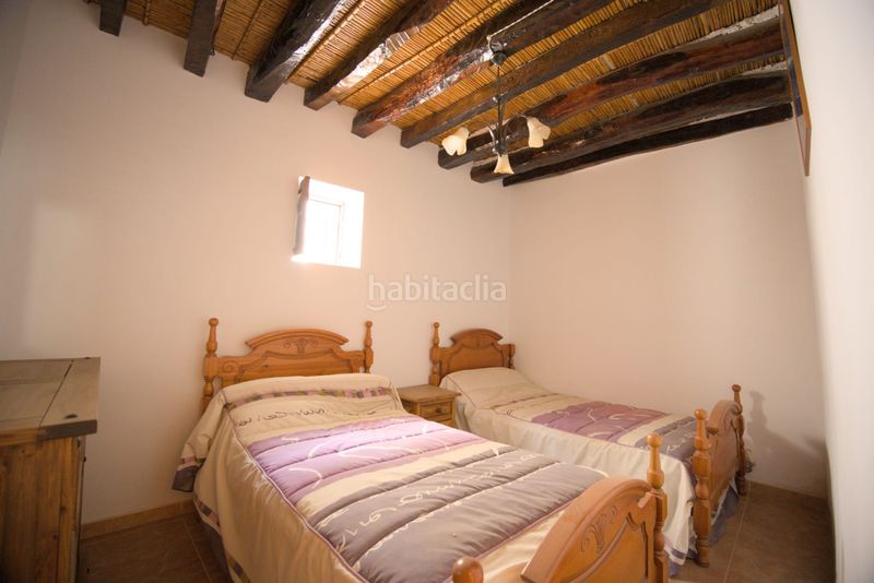 Foto d14f5adc-1366-4a7b-a168-5081030a4090. Casa adossada a Ugíjar
