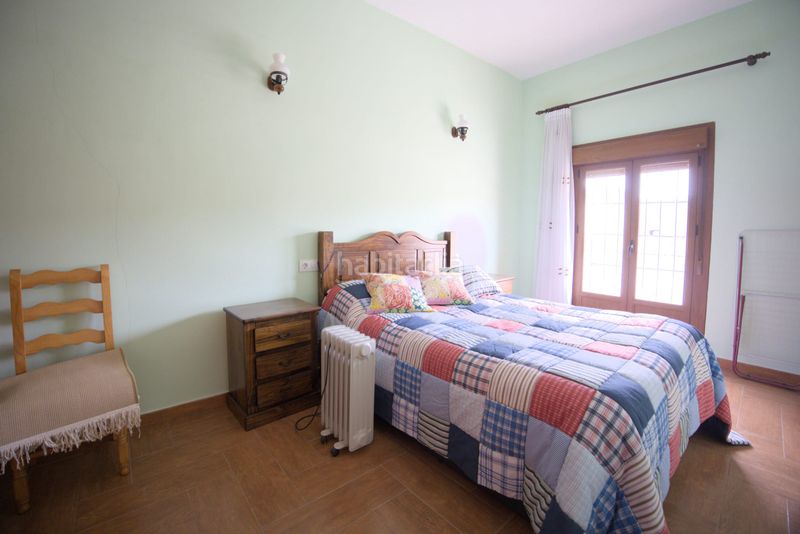 Foto f4d93238-5386-4244-a6cd-4da16a3a94b6. Casa adossada a Ugíjar