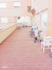 Pis a Nueva Andalucía. Se vende piso con terraza de 50 metros