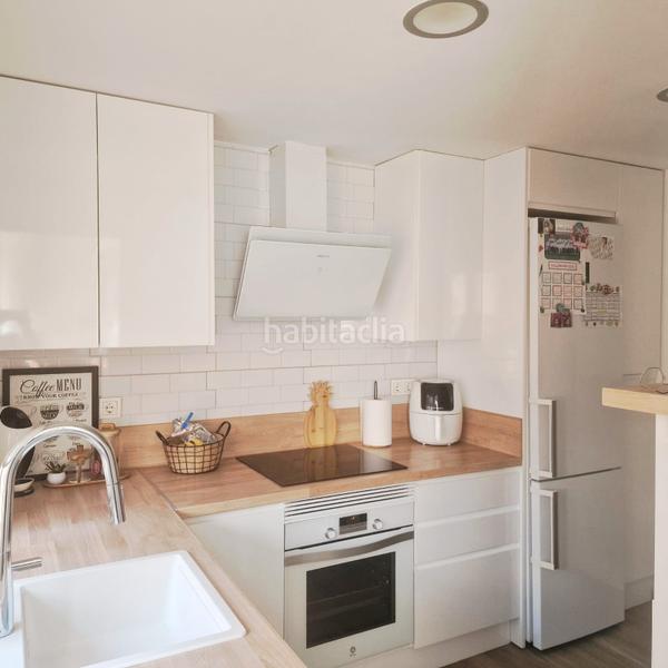 Foto f4aba836-c62b-42bd-a9c1-656628848fd8. Flat in Nueva Andalucía Almería