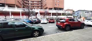 Parking voiture  Derechos humanos plaza. Imaz vende