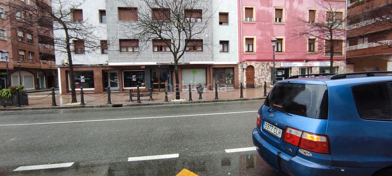 Foto f5b09f9c-58f4-4f30-9a8e-6869b682d80f. Location local commercial dans Valle de Trápaga - Trapagaran