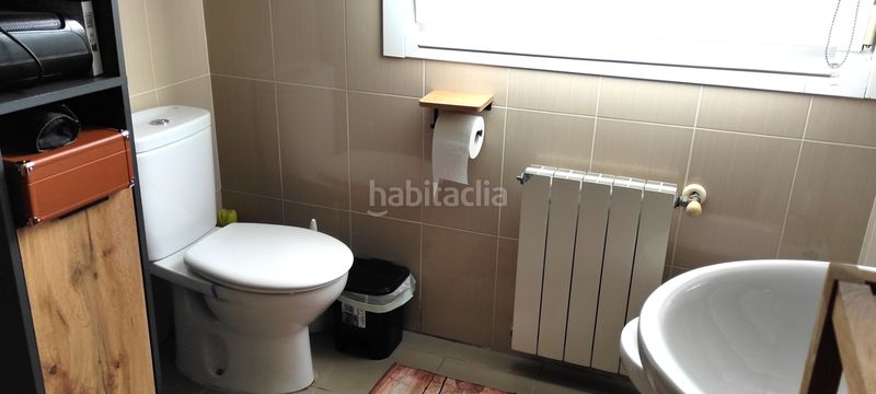 Foto 0394d7f2-738c-4556-9f76-2ea890c0e7f1. Casa aparellada amb calefacció aparcament a Mioño-Santullán Castro - Urdiales