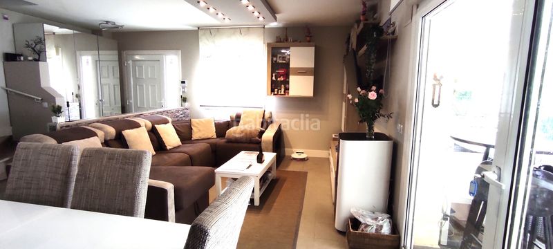 Foto 10f15b8c-0716-4158-8d3e-12716b111ba2. Casa aparellada amb calefacció aparcament a Mioño-Santullán Castro - Urdiales