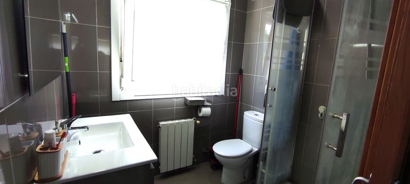 Foto 1b16a576-7a8f-4622-9890-27568a63ada5. Casa aparellada amb calefacció aparcament a Mioño-Santullán Castro - Urdiales