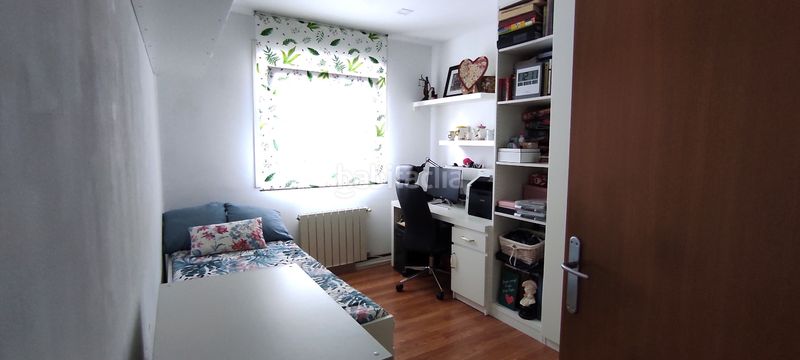 Foto 1f9dc630-9b15-45b9-bbbe-071ce204b69a. Casa aparellada amb calefacció aparcament a Mioño-Santullán Castro - Urdiales