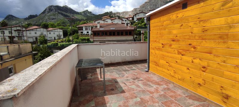 Foto 38d5f8f6-6d6f-4db2-9c38-5263aca81c6c. Casa aparellada amb calefacció aparcament a Mioño-Santullán Castro - Urdiales