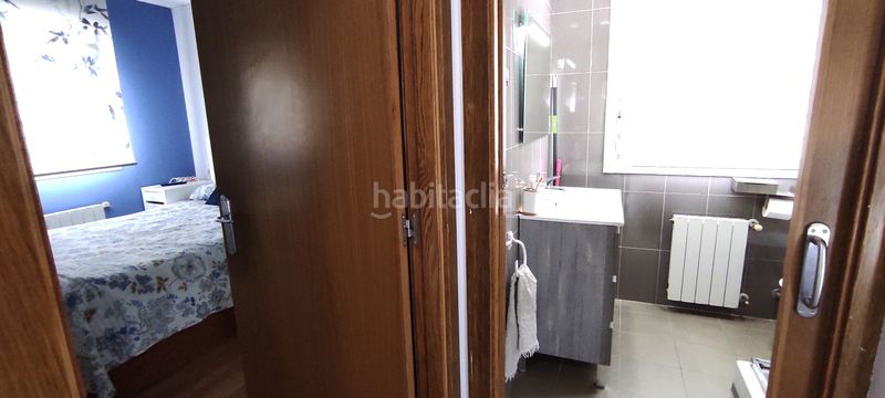 Foto 5eeb9054-1472-449f-9ba1-a534cf05baf7. Casa aparellada amb calefacció aparcament a Mioño-Santullán Castro - Urdiales