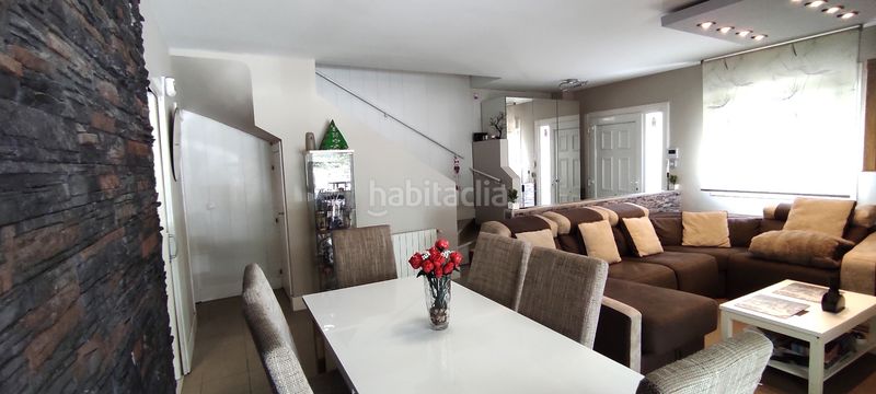 Foto 7a349a63-15af-4361-a9d4-5d5ba2db7798. Casa aparellada amb calefacció aparcament a Mioño-Santullán Castro - Urdiales