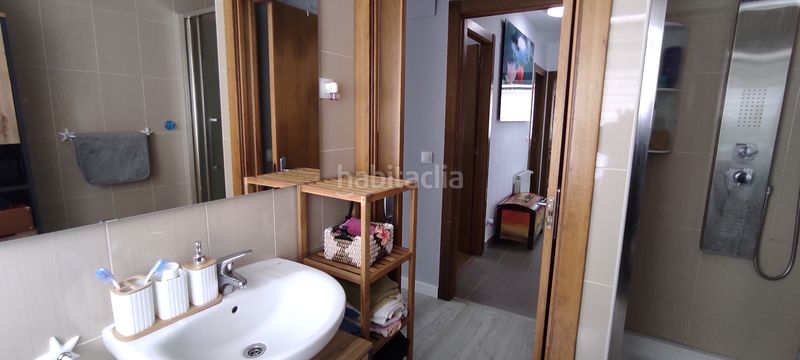 Foto e75e0d3d-b8b6-4257-9e10-0411b87847af. Casa aparellada amb calefacció aparcament a Mioño-Santullán Castro - Urdiales
