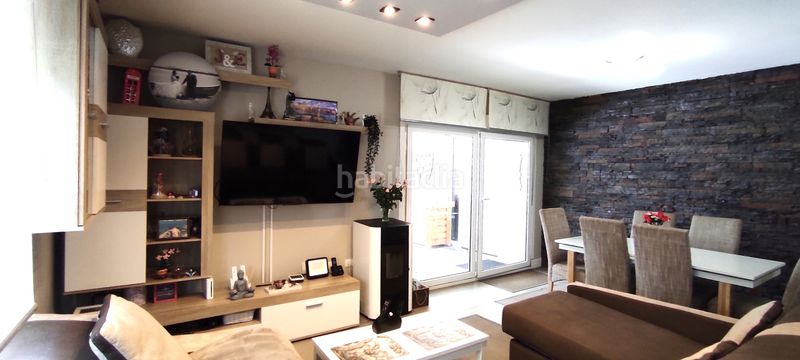 Foto ee35a0c7-e0b0-4245-9245-444994a5383b. Casa aparellada amb calefacció aparcament a Mioño-Santullán Castro - Urdiales