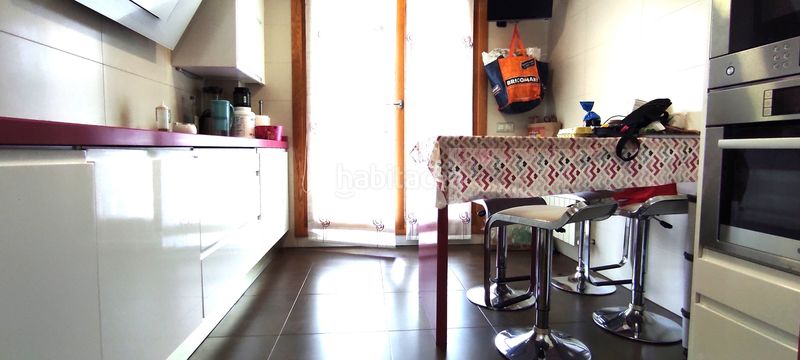 Foto c9a7ec3b-2ab7-4864-99af-b3fb6627e19c. Pis amb calefacció aparcament a Ortuella