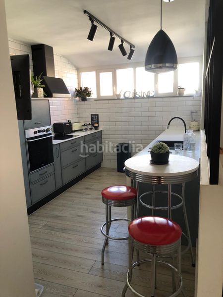 Foto d965ae05-1ba3-464a-9c36-7e8b12a8ec6f. Casa adossada amb xemeneia calefacció aparcament piscina a Haro