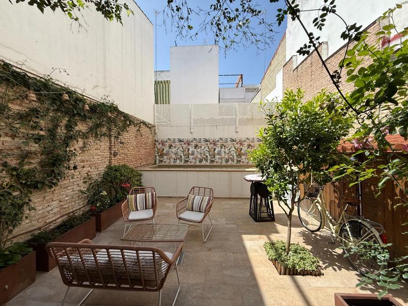 Foto 8c757eb8-eb01-467d-aa9c-fa86034023d6. Casa exclusiva casa con encanto en el corazón de miraflores! en Sevilla