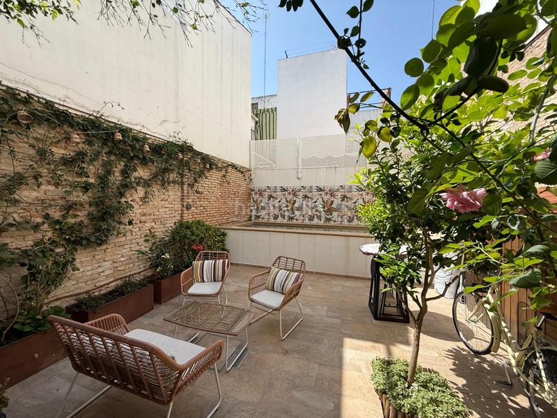 Foto dc05fb3a-c6ba-4e68-849c-264c8bcc9e62. Casa exclusiva casa con encanto en el corazón de miraflores! en Sevilla
