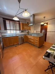 Casa a schiera  Alfonso x. Adosado en venta en calle alfonso x