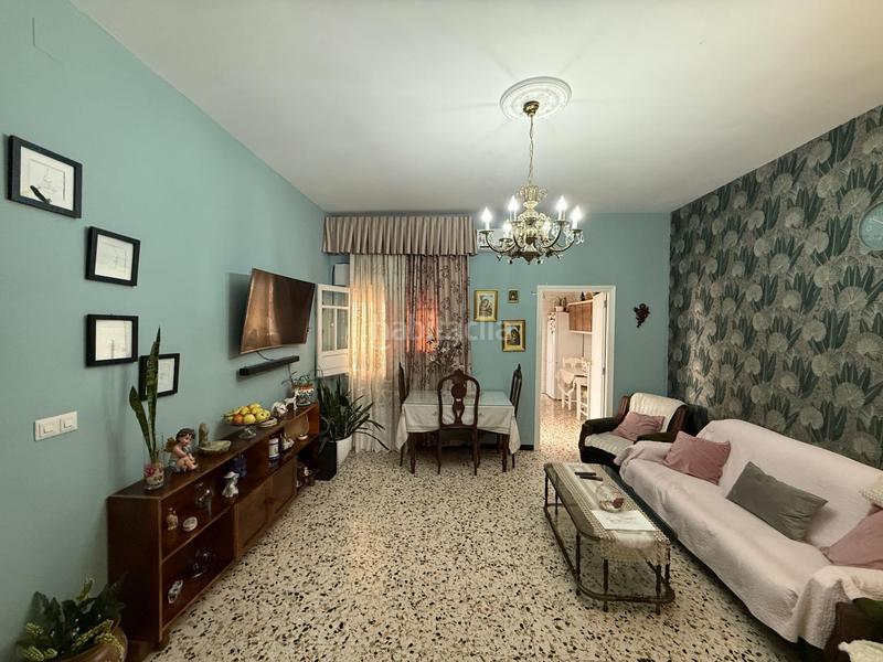 Foto 516aa3a9-a807-43d7-8d71-ae55dd145388. Casa a schiera in calle alfareria 27 in Pilas