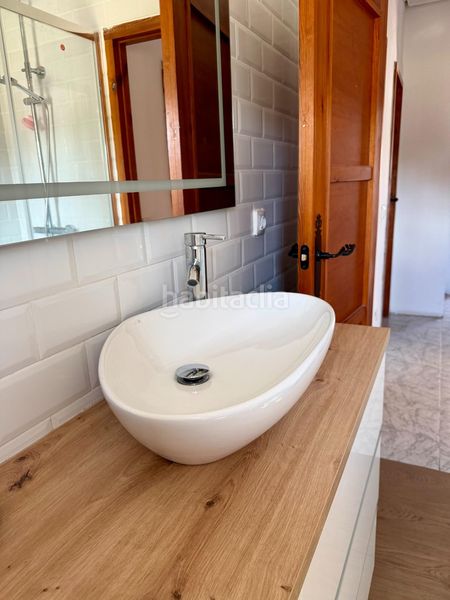Foto a2999212-b6f5-4b9f-80b3-f5107d3ddea1. Maison jumelée avec parking dans Villanueva del Ariscal