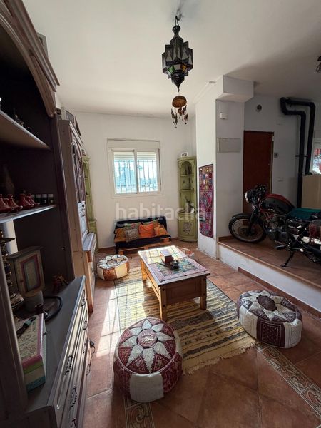 Foto c173accb-bb88-4a2e-a2fa-9c71c27be832. Maison jumelée avec parking dans Villanueva del Ariscal
