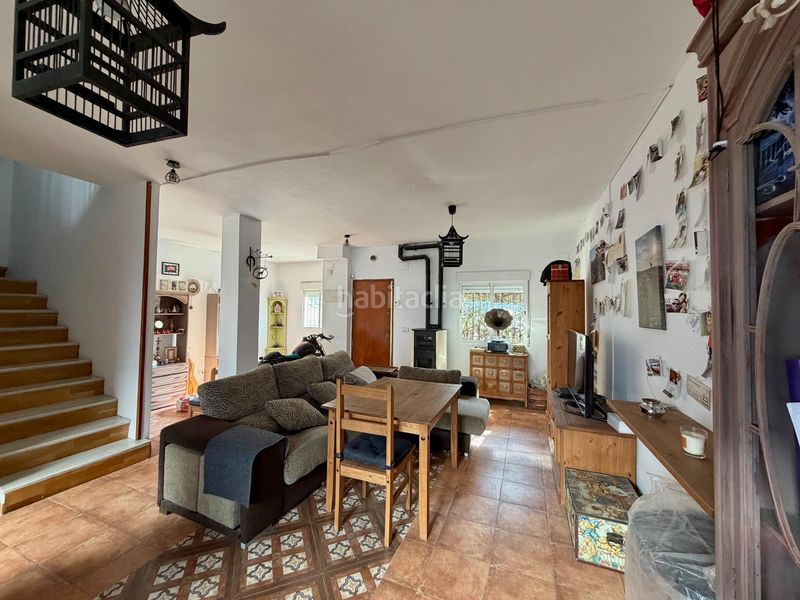 Foto dd9bd73e-314e-41a5-a258-1812acb6cc04. Maison jumelée avec parking dans Villanueva del Ariscal