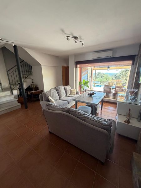 Foto 5282cbae-8429-4021-90bb-9875ffa7632e. Casa amb aparcament piscina a Castillo de las Guardas (El)