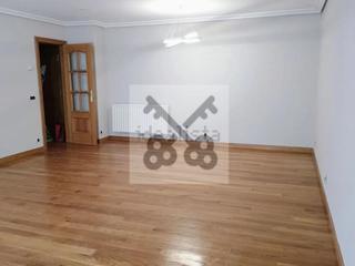 Location Appartement à O Castro. Alquiler de piso sin amueblar de 3 dormitorios con garaje y tras