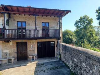 Maison à Villacarriedo. Casa típica montañesa en abionzovillacarriedo.