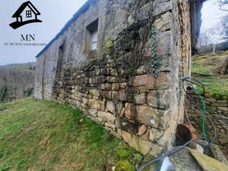 Masia a San Pedro del Romeral. Cabaña pasiega independiente con finca privada en san pedro del