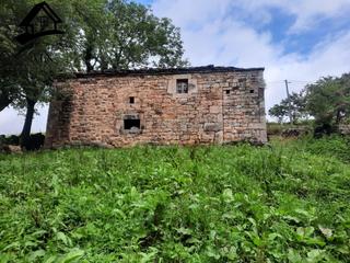 Masia a Selaya. Oportunidad única dos cabañas pasiegas independientes con finca