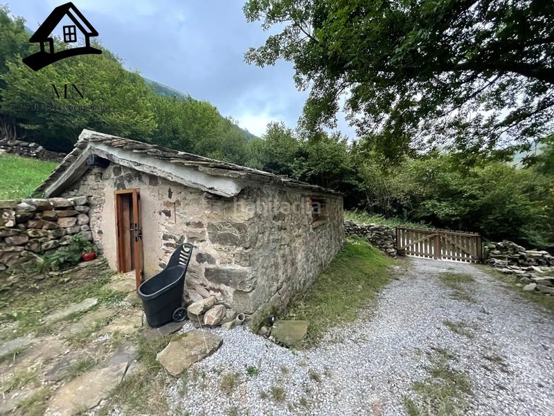 Foto 4eeb5326-d0b4-4b62-b41b-cf89bcdb807e. Casa amb calefacció a Vega de Pas