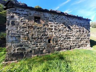 Masia a Vega de Pas. Cabaña pasiega independiente en vega de pas